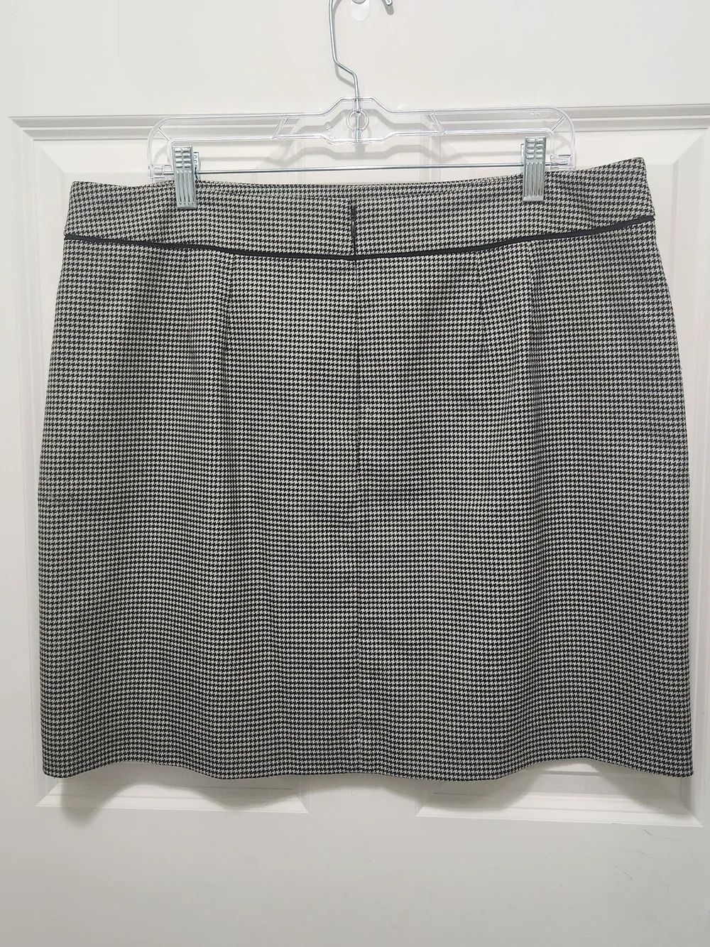 LOFT Mini Skirt in Black & White Houndstooth